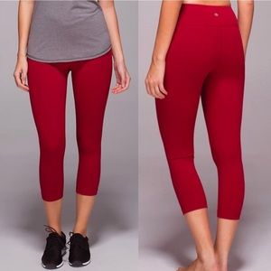 LuluLemon wonder under high size cranberry ⅞ pants